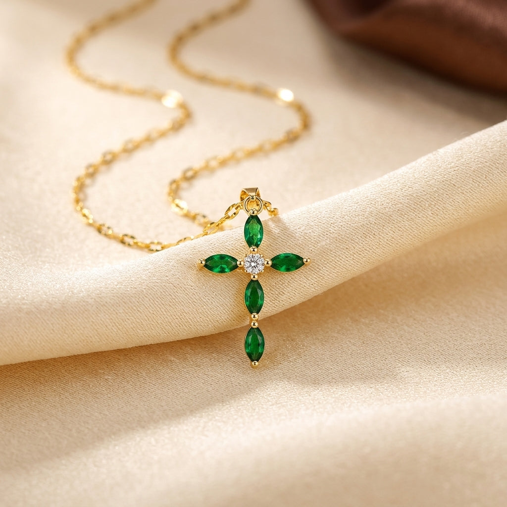 Colar Cruz Marquise de Esmeralda Dourada