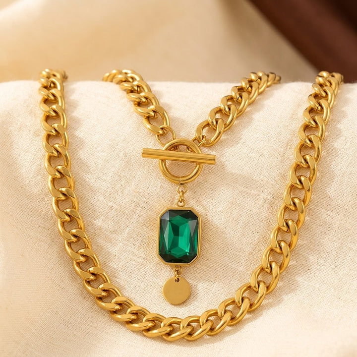 Colar de Corrente em Ouro com Esmeralda